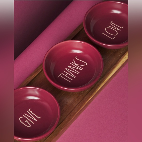 New in Box - Rae Dunn “GIVE, THANKS, LOVE” 4pc Tasting Bowl Set w/Wooden Tray - Picture 9 of 9